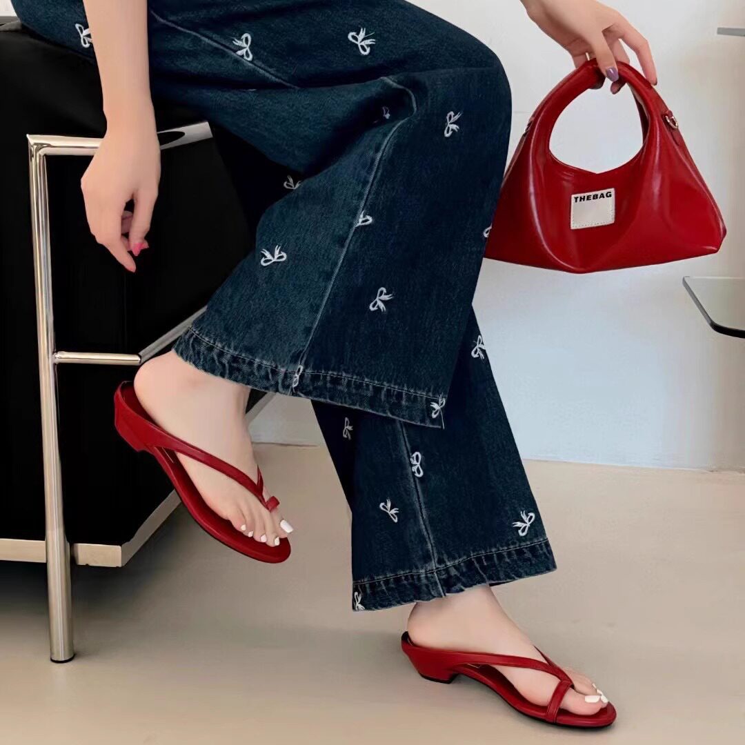 Damen Riemensandalen mit flexiblem Fußbett und eleganter Schnallenakzentgestaltung