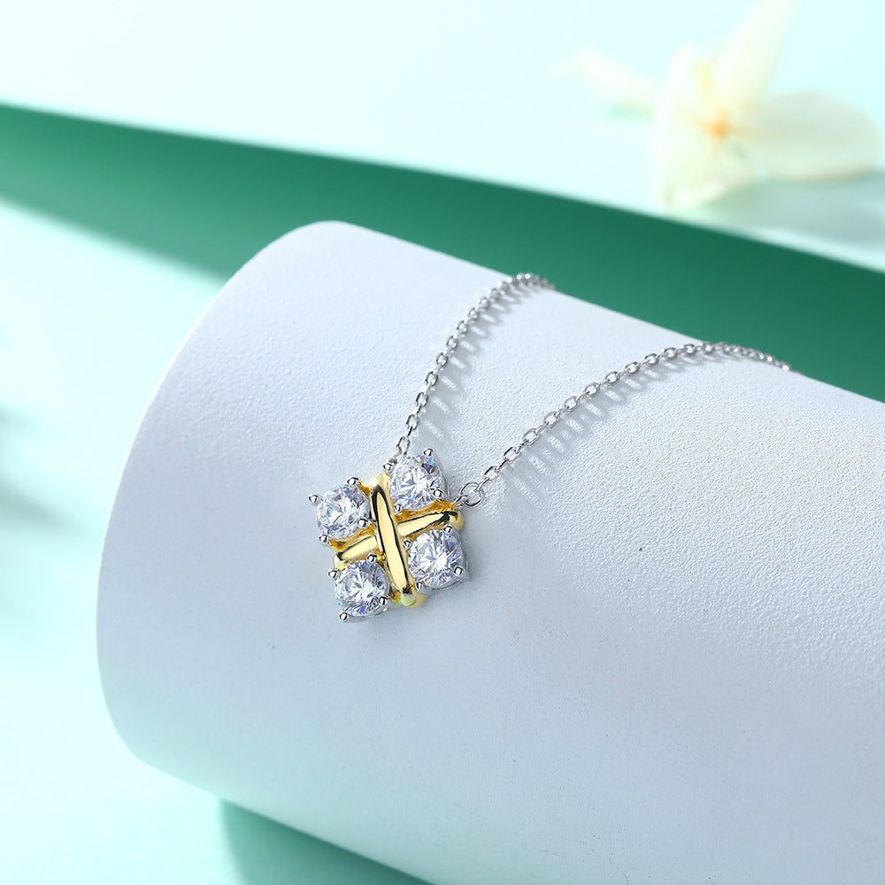 Damen Halskette mit funkelndem Kristallanhänger und elegantem Design Shop Nory