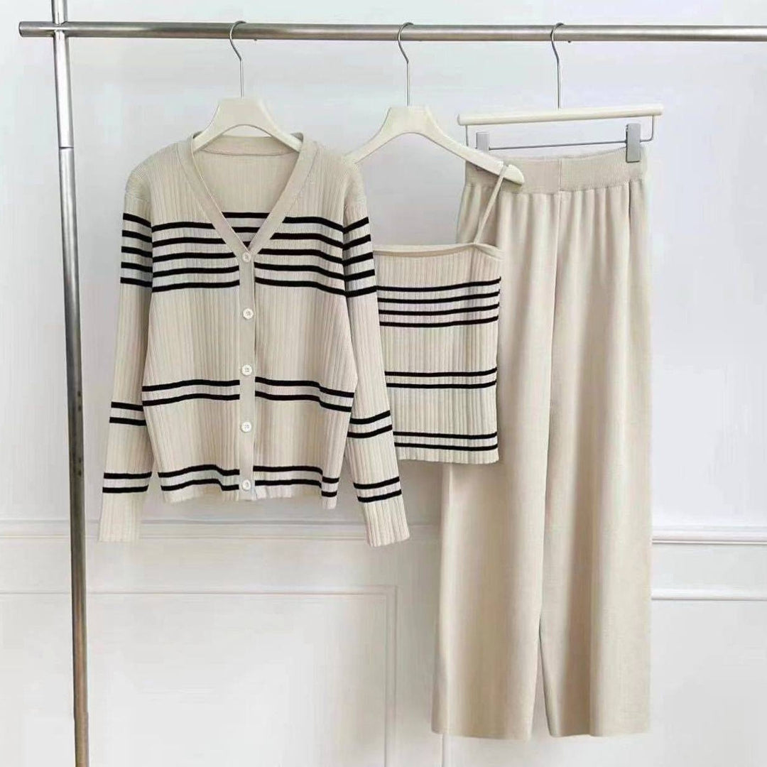 Damen Strick-Loungewear-Set aus Feinripp mit Button-Cardigan, Spaghetti-Top und weitem Jogger Shop Nory