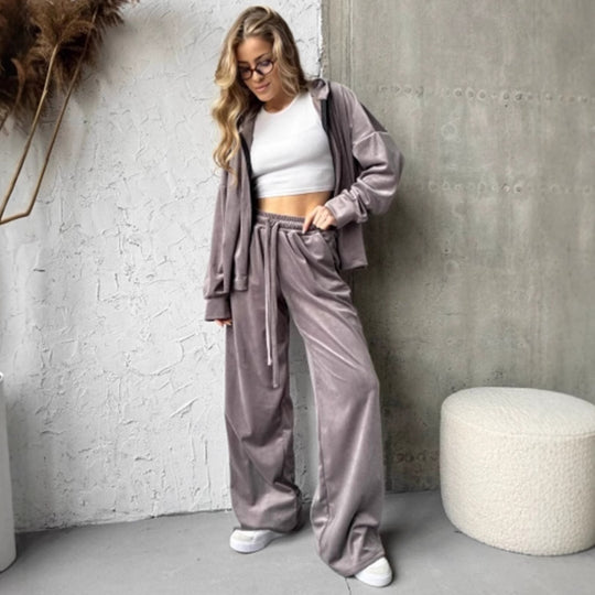 Damen weicher Velours Zweiteiler mit Kapuzenjacke und weiter Jogginghose Shop Nory