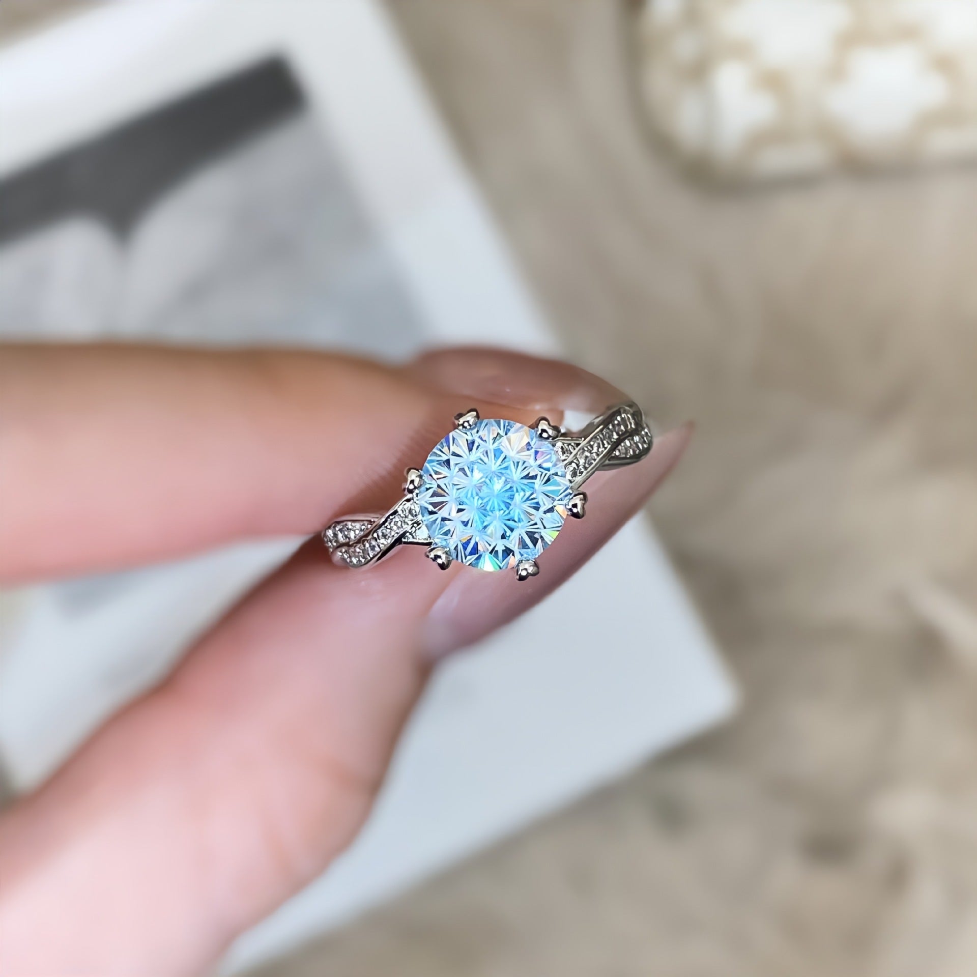 Damen eleganter Ring mit funkelndem Kristallbesatz Shop Nory