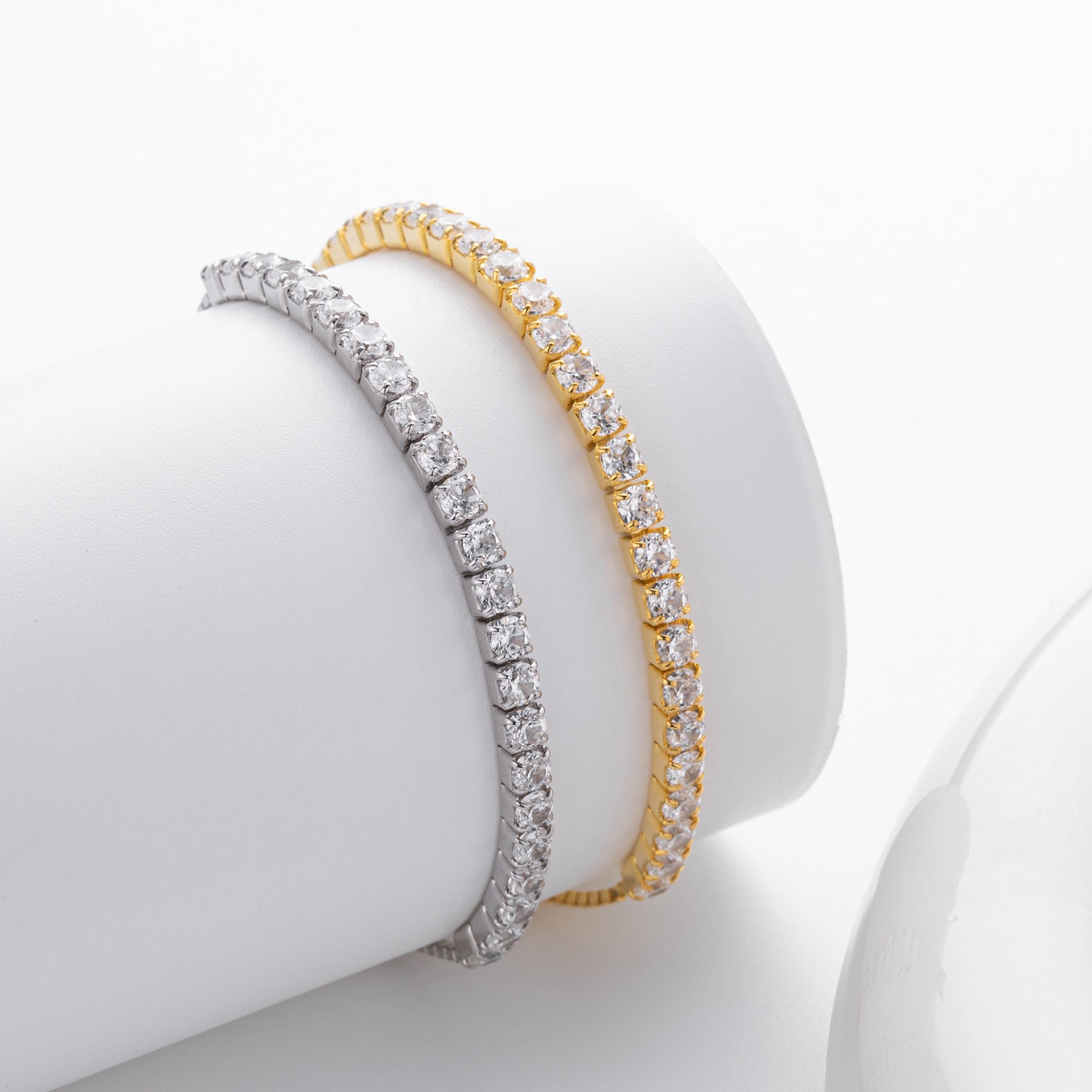Damen Zartes Armband mit funkelnden Zirkonsteinen aus 925 Sterling Silber Shop Nory
