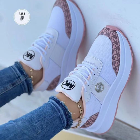 Damen Plateausneaker mit atmungsaktivem Mesh und markantem Logo-Emblem Shop Nory