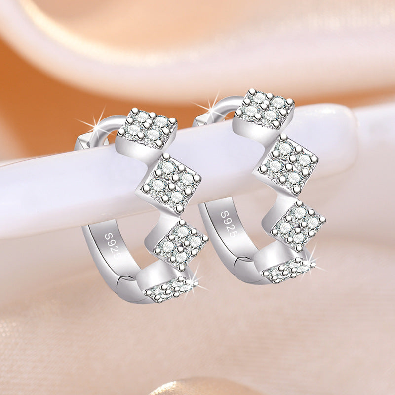 Damenohrringe mit funkelnden Zirkonia und elegantem Design Shop Nory