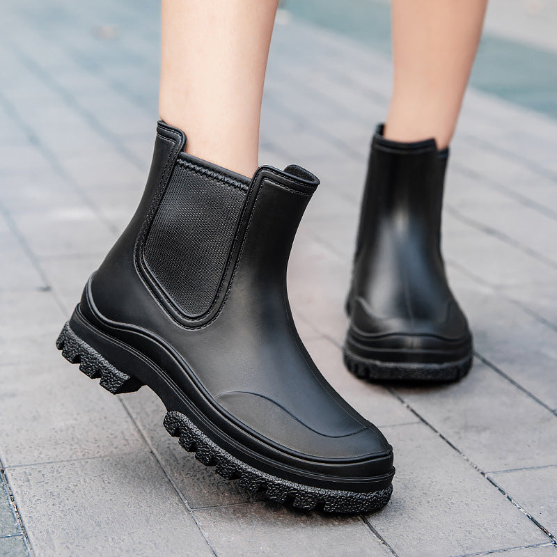 Damen Kurzschaftige Gummi-Regenstiefelette mit gepolstertem Ringbund und profilierter Plateau-Laufsohle Shop Nory