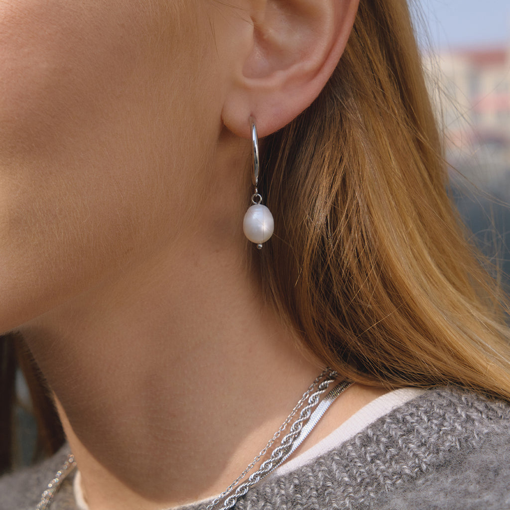 Damen Ohrhänger mit eleganten Perlenakzenten und hypoallergener Edelstahlverarbeitung Shop Nory
