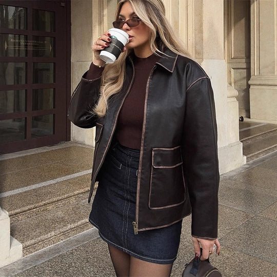 Damen Kurze Lederimitatjacke im Aviator-Look mit kontrastierenden Ziernähten Shop Nory