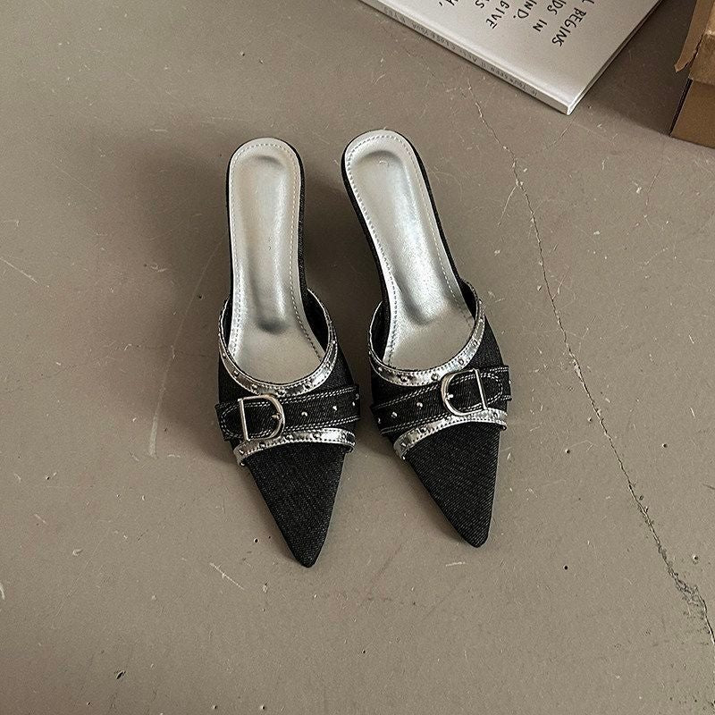Damen Spitz zulaufende Schlupf‑Mules mit doppeltem Schnallenriemen und metallischer Einfassung Shop Nory