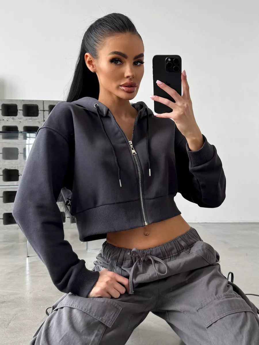 Damen Cropped Kapuzenjacke mit kurzem Reißverschluss und breitem Rippbund Shop Nory