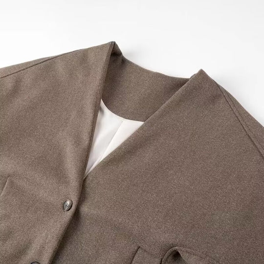 Damen Kurzjacke im Boxy‑Schnitt mit V‑Ausschnitt und Zwei‑Knopf‑Verschluss Shop Nory