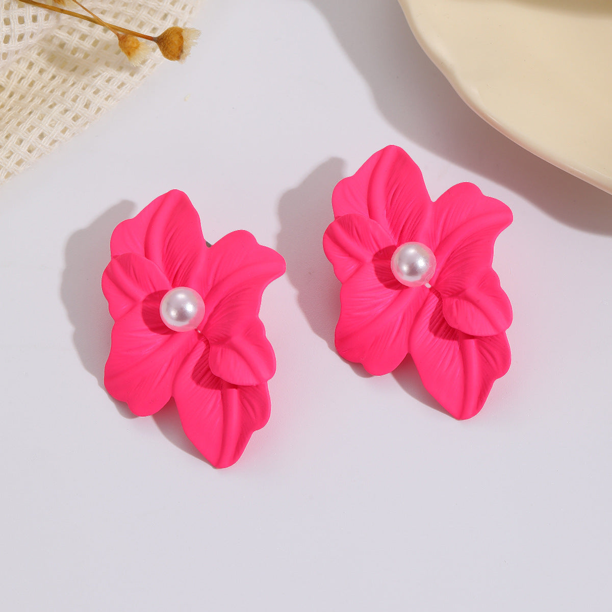 Damen Ohrclips im floralen Design mit eleganter Perle Shop Nory