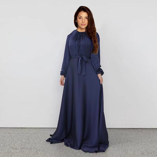 Damen Maxikleid aus fließendem Satin mit Stehkragen und Bindegürtel Shop Nory