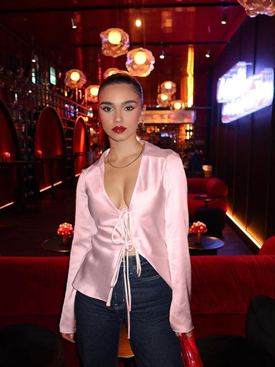 Damen Bluse mit tiefem V-Ausschnitt und Bindebändern taillierter Schnitt ausgestellte Ärmel Shop Nory