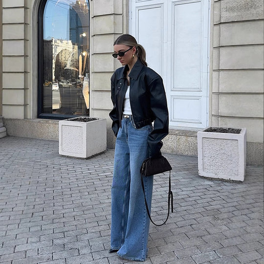 Damen Kurzgeschnittene Oversize-Lederjacke mit Hemdkragen, Cropped‑Silhouette und extraweiten Ärmeln Shop Nory