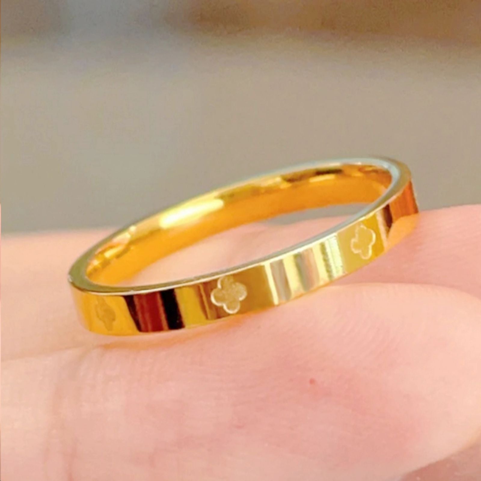 Damen Ring mit kunstvollem floralem Muster und polierter Oberfläche Shop Nory