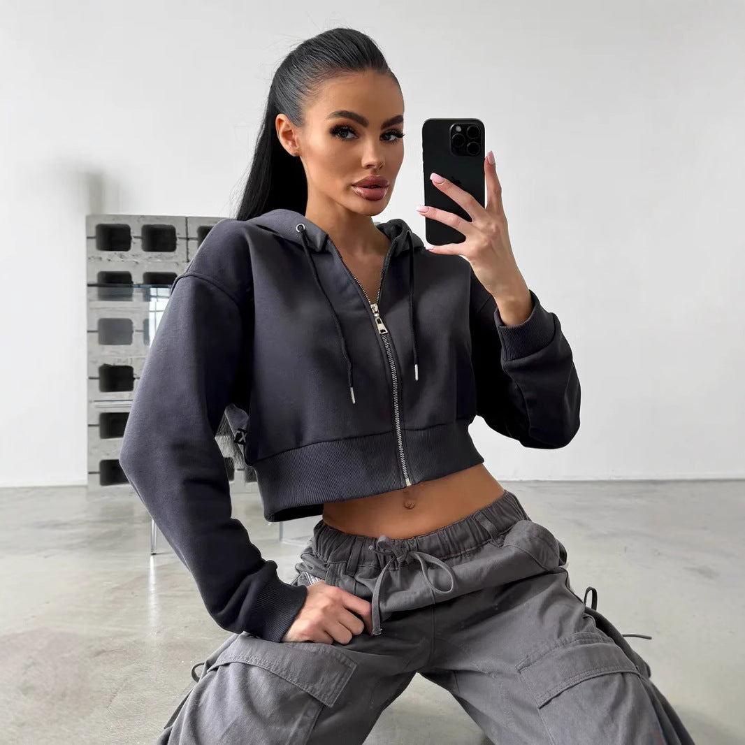 Damen Cropped Kapuzenjacke mit kurzem Reißverschluss und breitem Rippbund Shop Nory