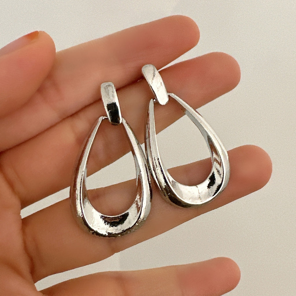 Damen Creolen mit einzigartigem geschwungenem Design Shop Nory