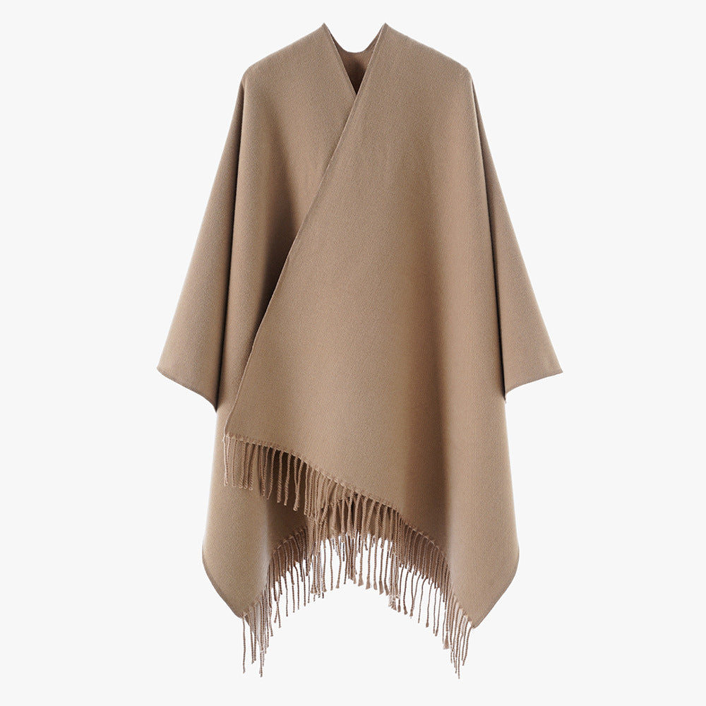 Damen Minimalistischer Wickel‑Capeponcho aus Wollmix mit V‑Ausschnitt und zartem Fransensaum Shop Nory