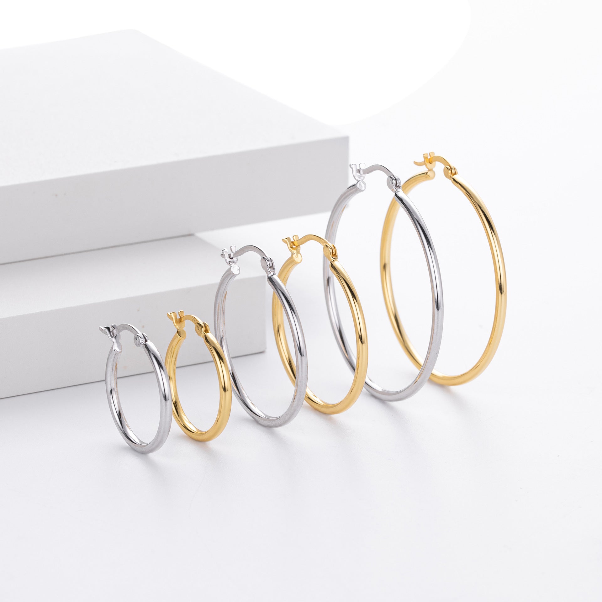 Damen Creolen im eleganten, minimalistischen Design aus 925 Sterling Silber Shop Nory