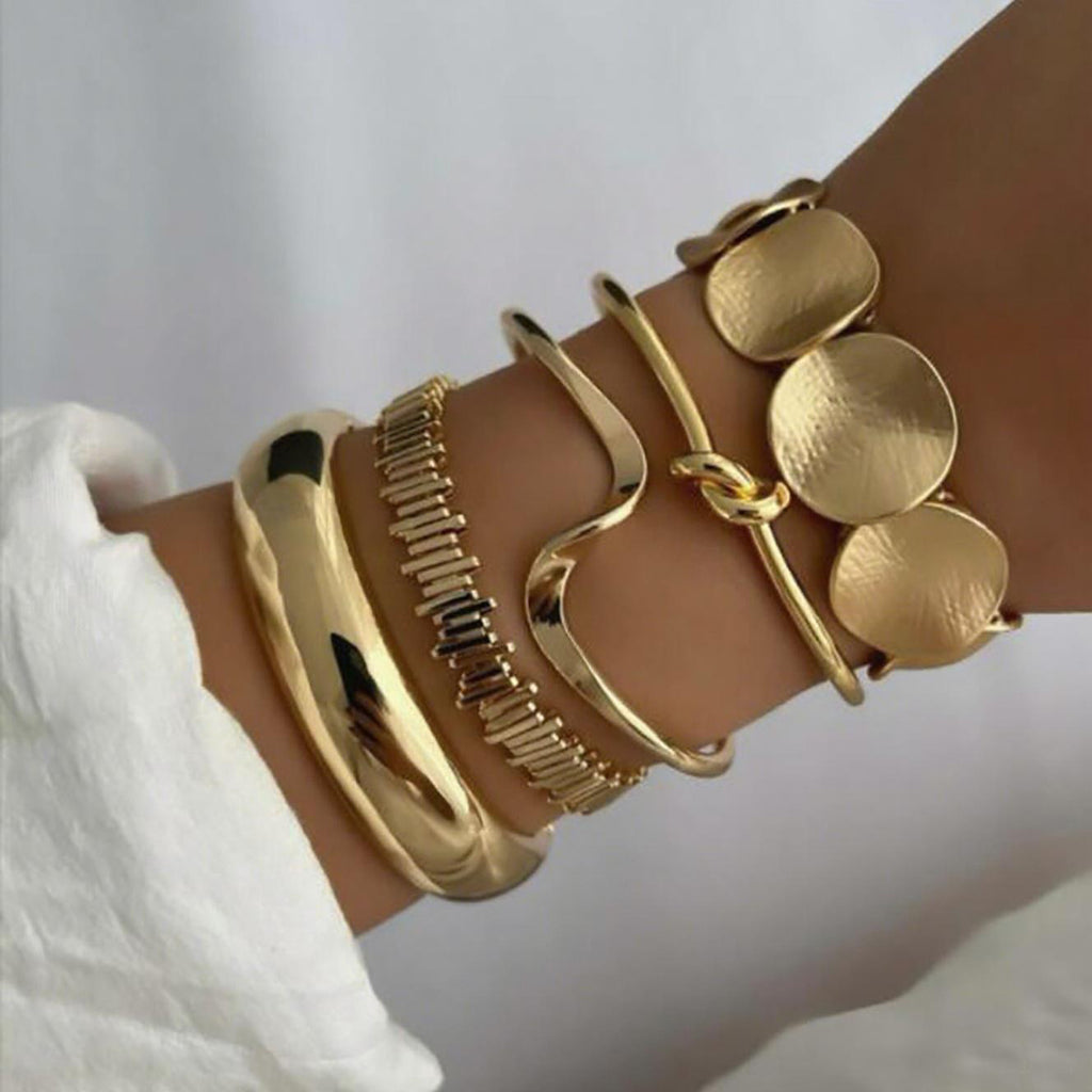Damen Armreifen-Set mit kunstvollen Blumenmustern und eleganten Designs Shop Nory