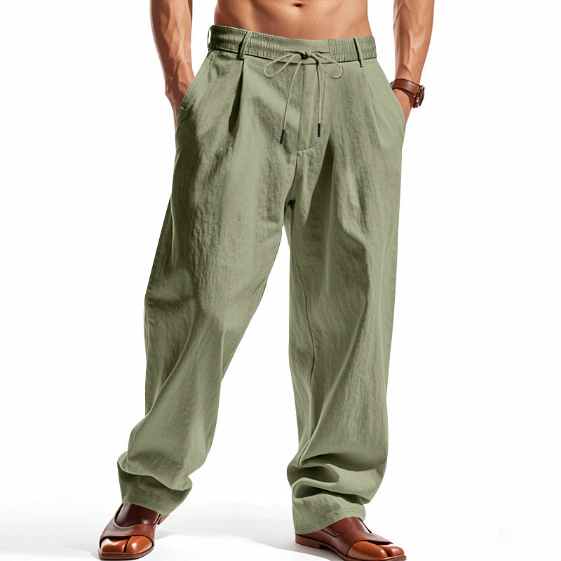 Herren nan weite Bundfalten-Chinohose mit Umschlag, konisch zulaufendem Schnitt und seitlichen Eingrifftaschen