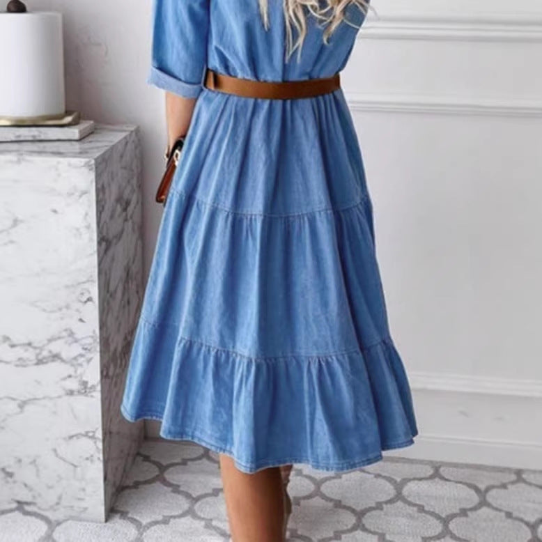 Damen Langes Denim‑Kleid mit Stufenrock, Hemdkragen und taillenbetontem Gummizug Shop Nory