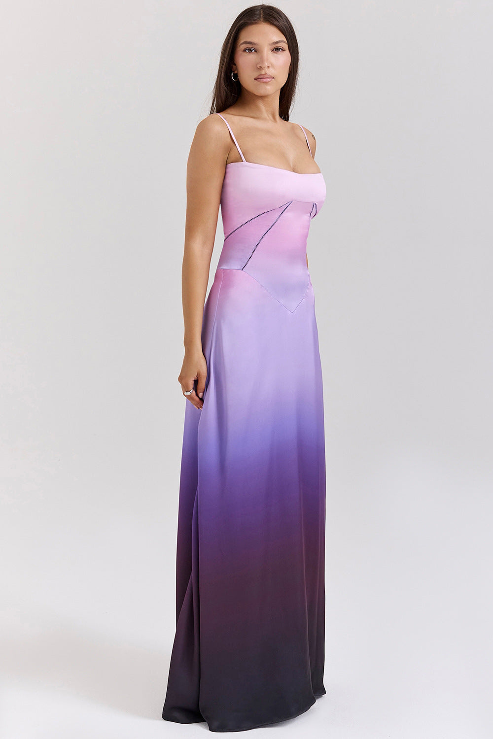 Damen Elegantes Abendkleid mit tailliertem Schnitt und schwingendem Rock