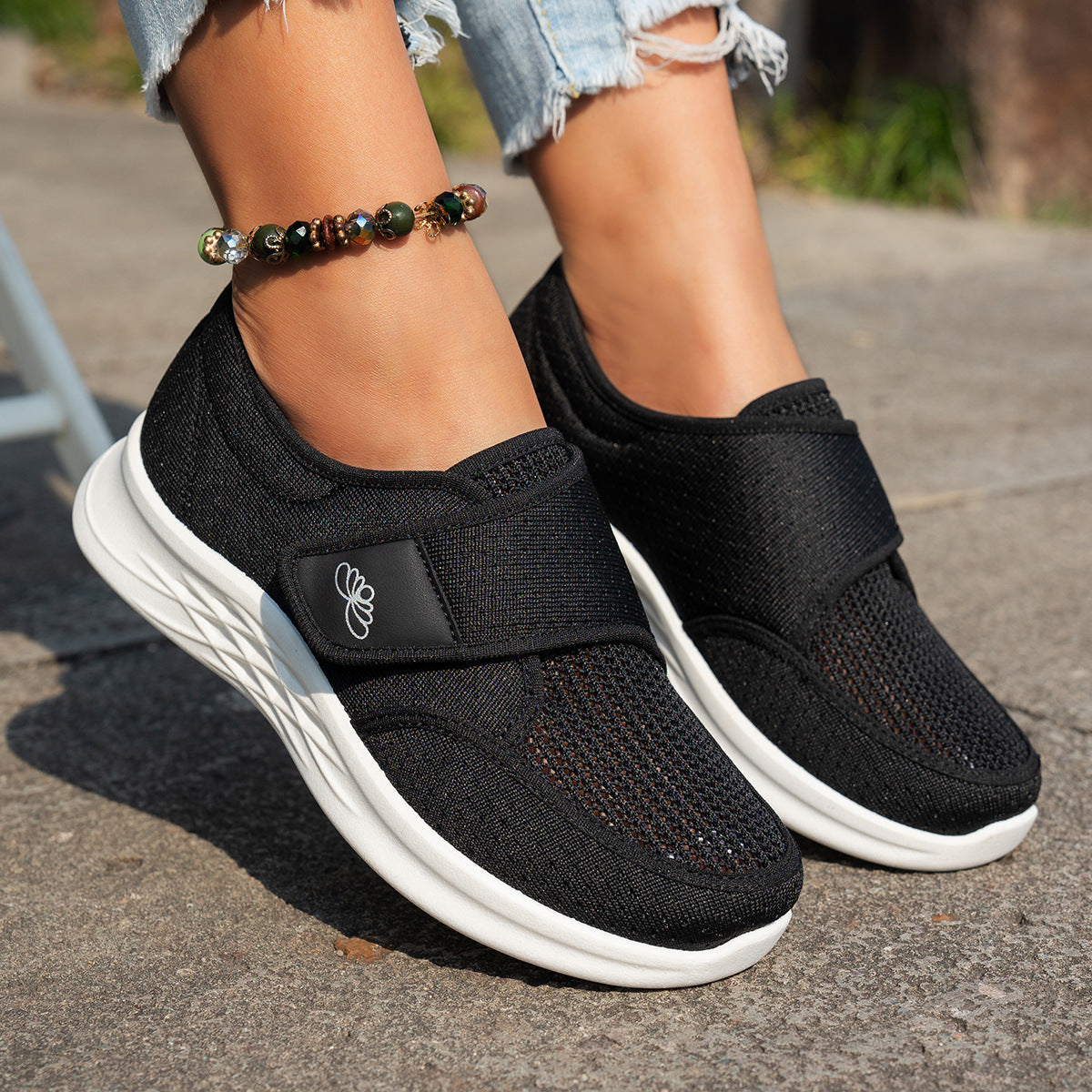 Damen sportliche und atmungsaktive Slipper mit Klettverschluss Shopnory