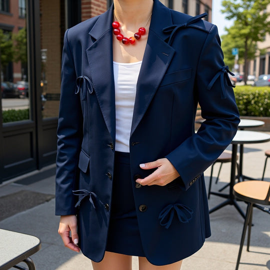Damen Taillierter Blazer mit dekorativen Schleifen und abgestimmtem Minirock-Set Shop Nory