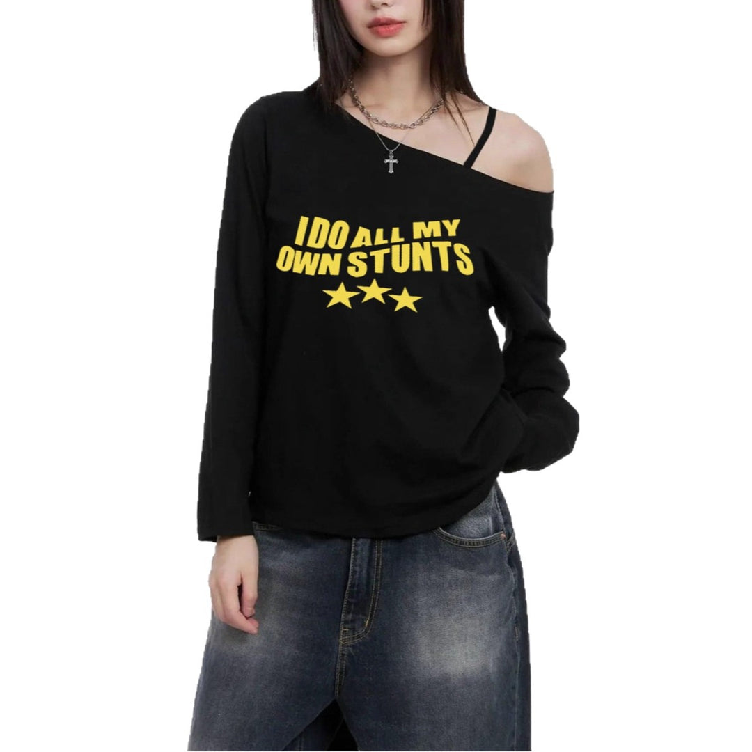 Damen nan lässiges asymmetrisches Off-Shoulder Langarmshirt mit auffälligem Statement-Print und lockerer Oversize-Passform Shop Nory