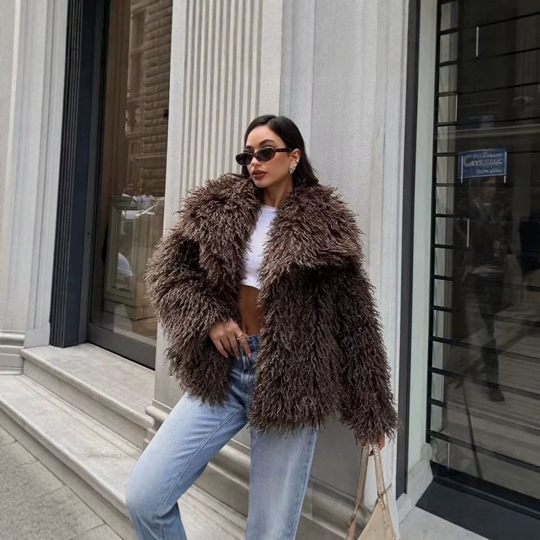 Damen Kurzjacke aus langflorigem Kunstpelz mit voluminösem Schalkragen Shop Nory