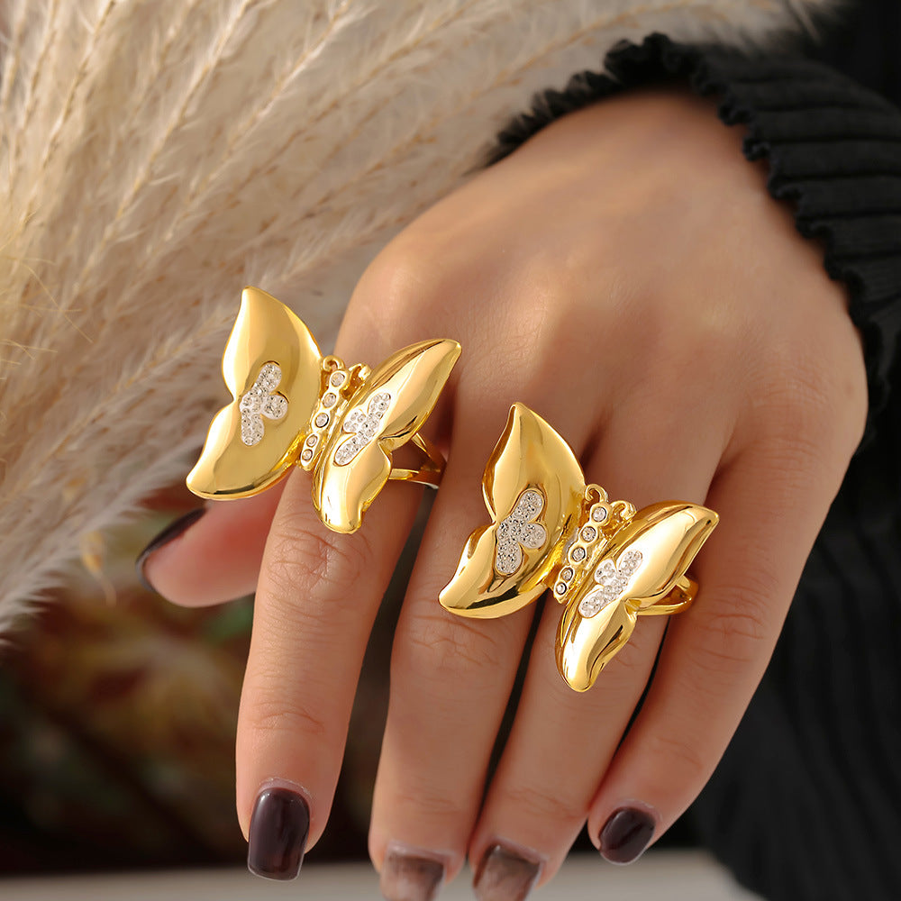 Damenring mit Schmetterlingsdesign und funkelnden Zirkonia Shop Nory