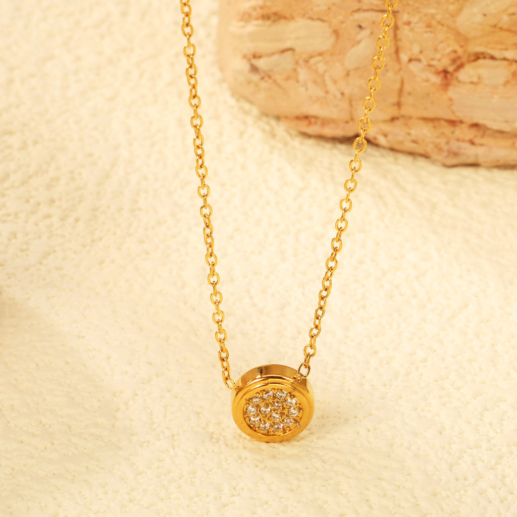 Damen Halskette mit herzförmigem Anhänger und funkelnden Zirkonia Shop Nory