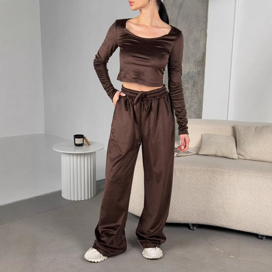 Damen samtiges bauchfreies Langarm-Crop-Top mit weitem Rundhalsausschnitt Shop Nory