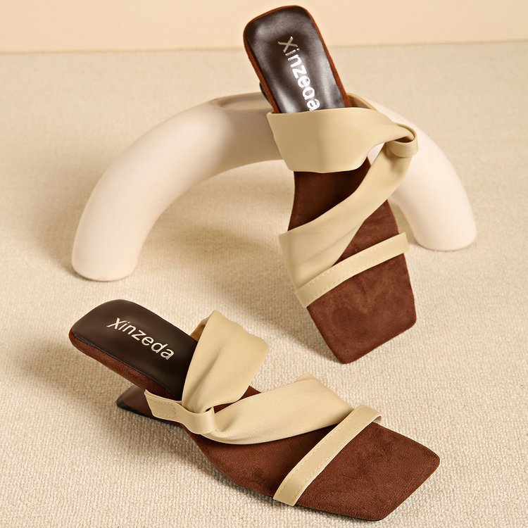 Damen Slide-Pantoletten mit stilvollem Riemendesign und bequemer Innensohle
