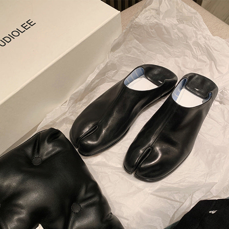 Damen modische Slipper mit glänzender Oberfläche und bequemem Schnitt