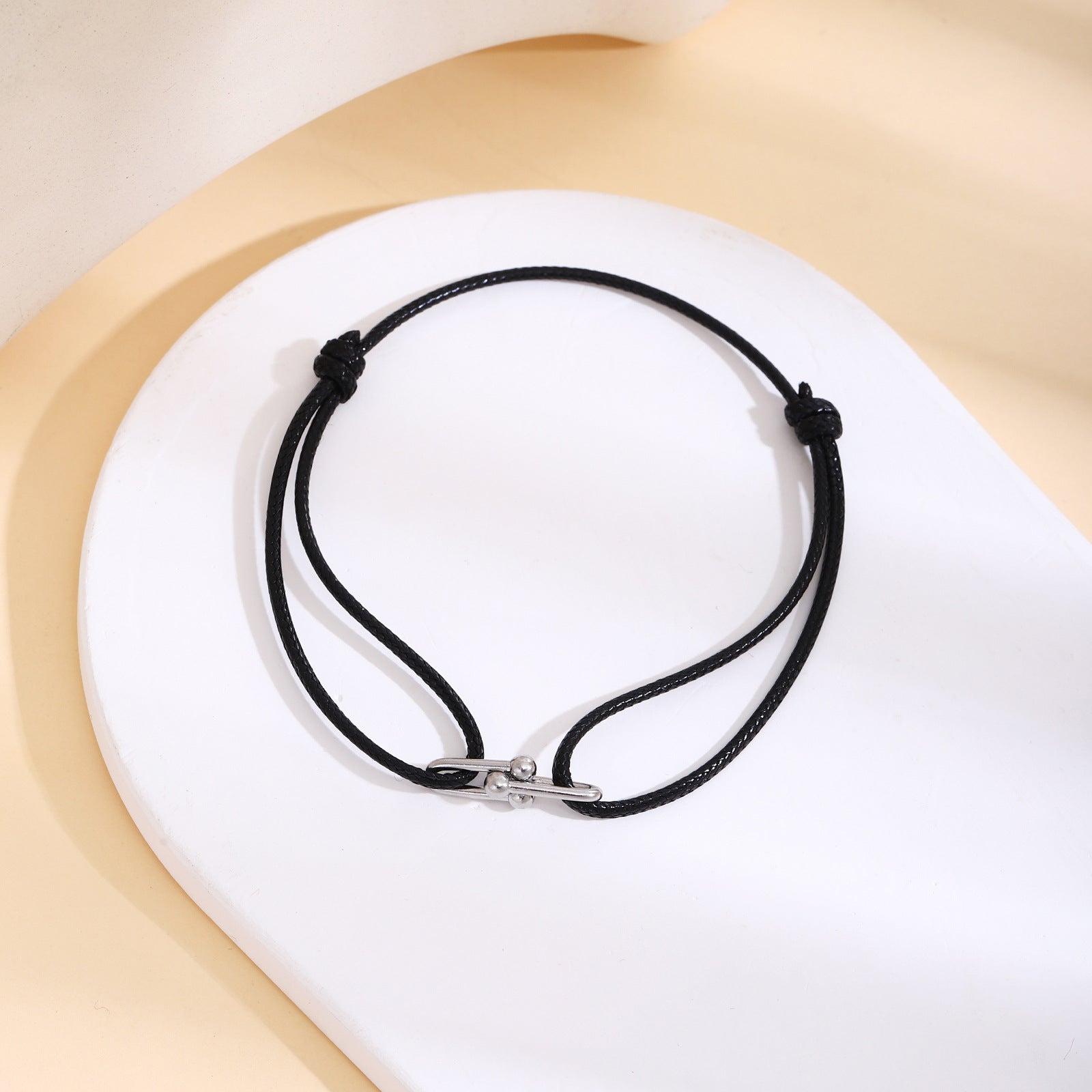 Damen elegantes und verstellbares Armband mit praktischem Verschluss Shop Nory
