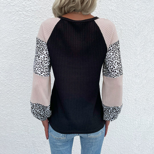 Damen Raglan-Langarmshirt aus Waffeljersey mit Colorblock-Ärmeln und Leoparden-Details Shop Nory