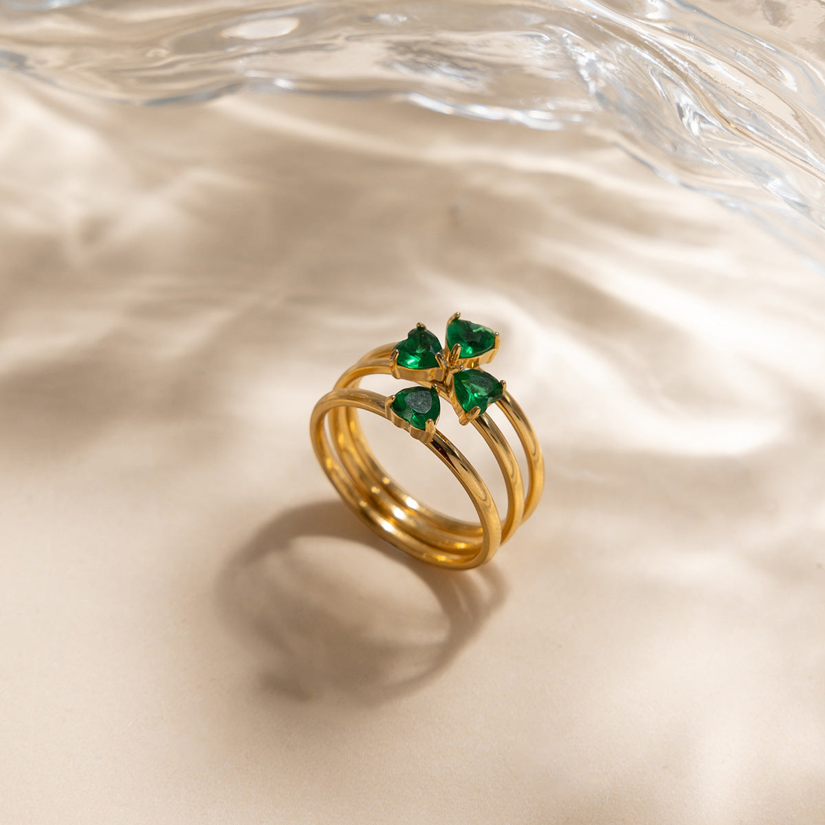 Damen Edelstahl Ring mit funkelndem Herzdesign und hypoallergenen Eigenschaften Shop Nory