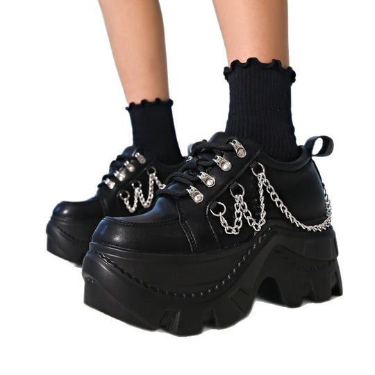 Damen Plateau-Chunky-Sneaker mit Metallketten und ausgeprägter Profilsohle Shop Nory
