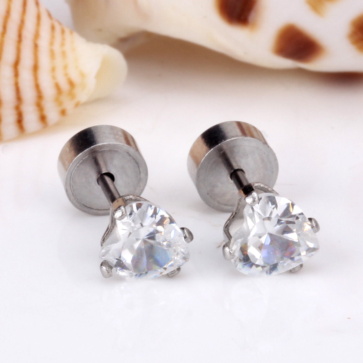 Damen Ohrstecker aus hochwertigem Edelstahl mit funkelndem Zirkonia Shop Nory