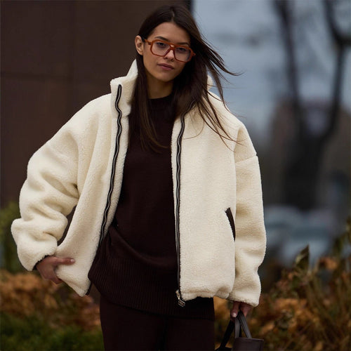 Damen Teddy-Fleece Oversize-Jacke mit hohem Stehkragen, kontrastierter Reißverschlussleiste und Eingrifftaschen Shop Nory