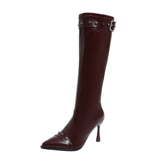 Damen Kniehohe Stiefel mit spitzer Zehenpartie, skulpturellem Stilettoabsatz und Zierriemen Shop Nory