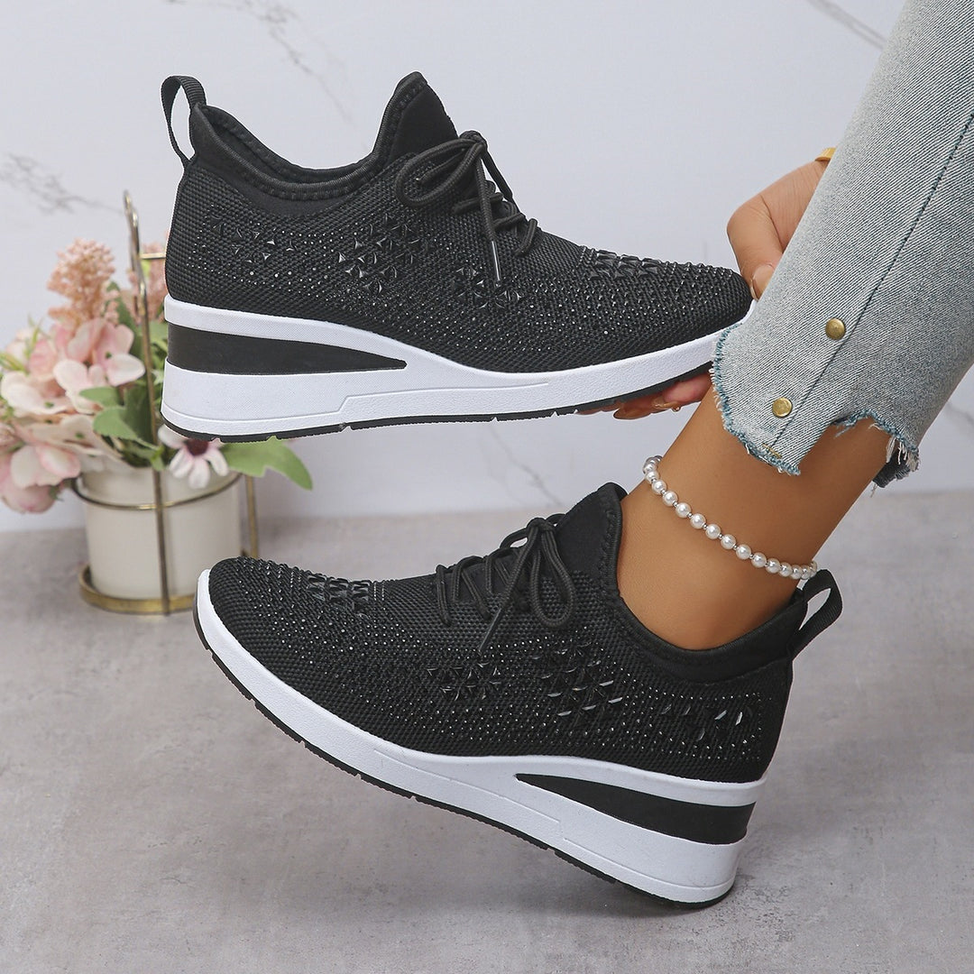 Damen Wedge-Sneaker mit atmungsaktivem Strick, gepolstertem Sockenschaft und leichtem Plateau Shop Nory