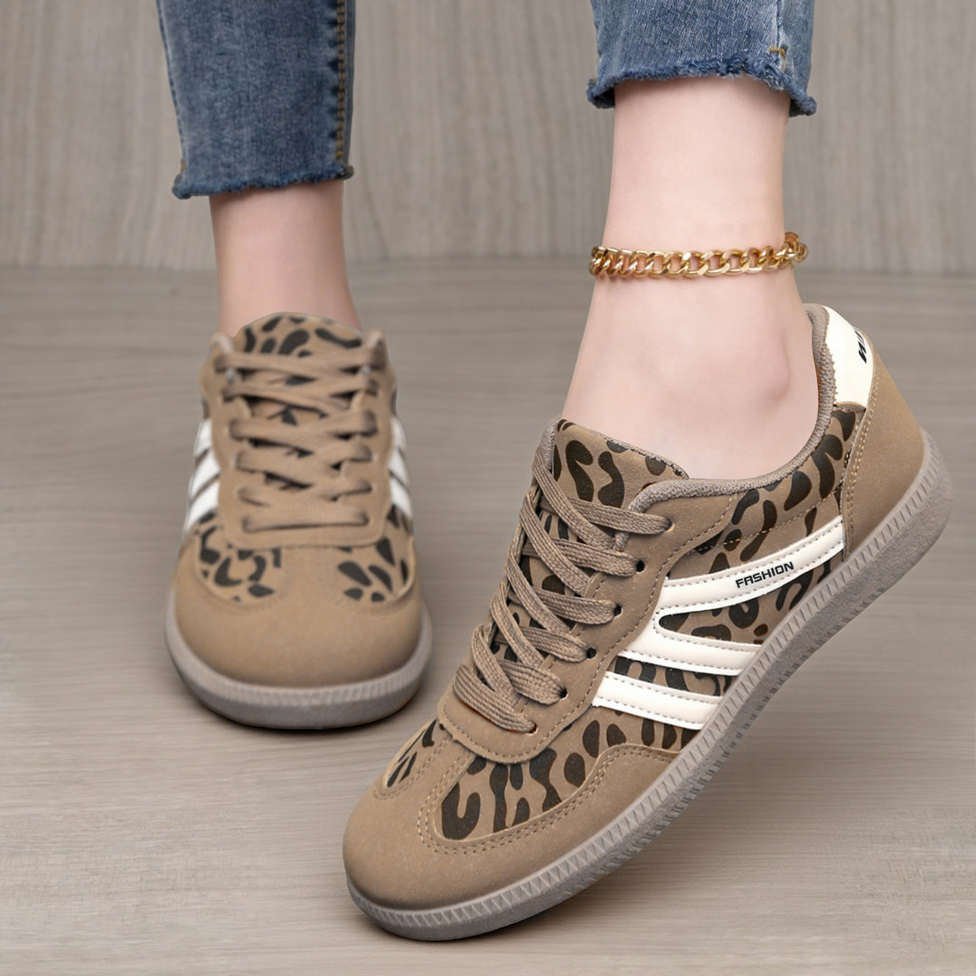 Damen nan retro-inspirierter Low-Top Sneaker mit Velours- und Synthetikbesatz Shop Nory