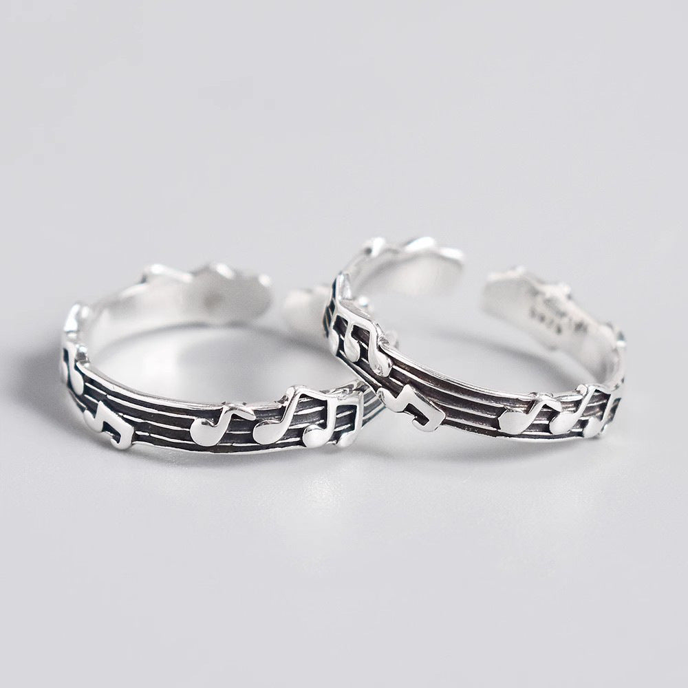Damen moderner und minimalistischer Silberring mit eingeprägtem Design Shop Nory
