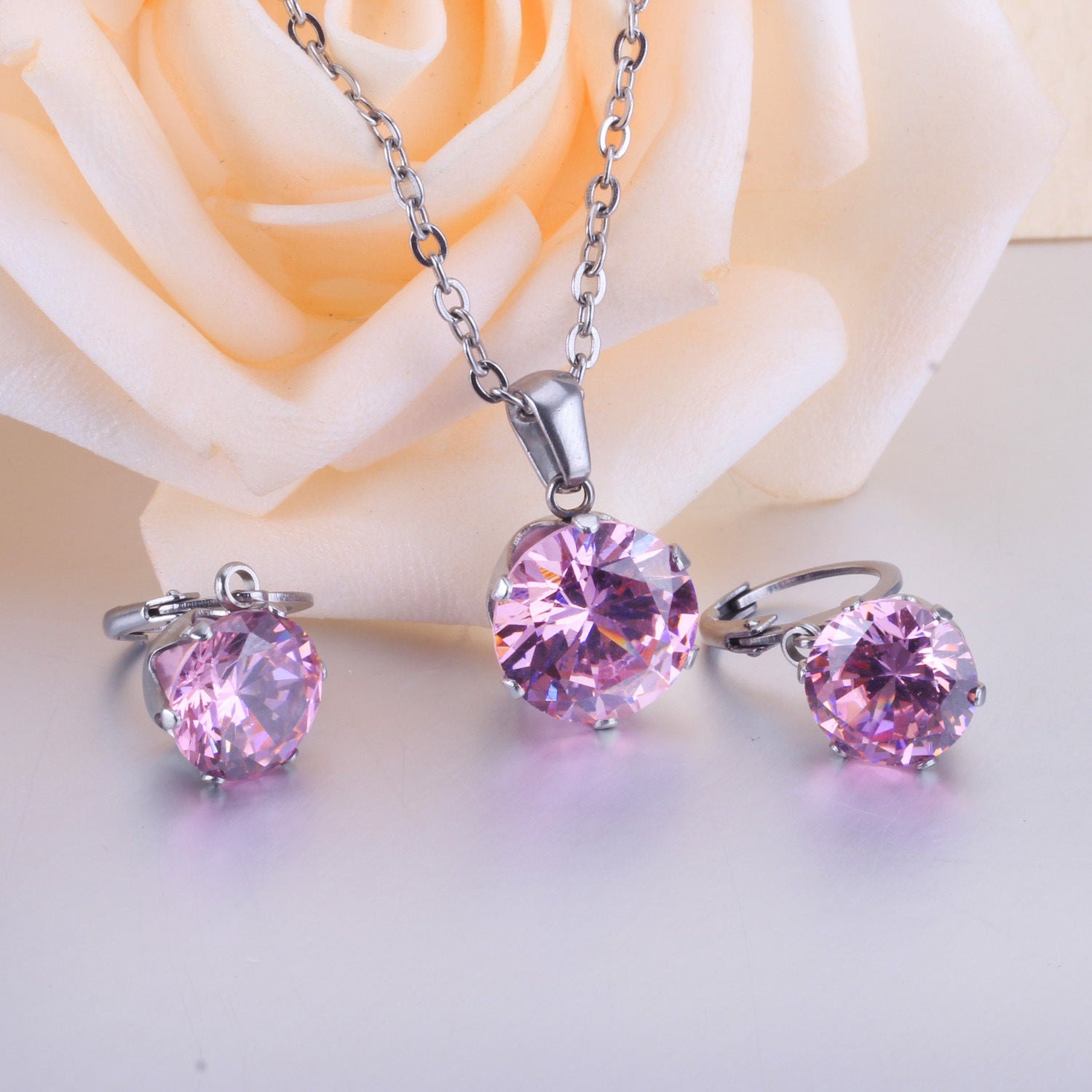 Damen Schmuckset mit funkelndem Zirkonia-Anhänger und Ohrringen aus hochwertigem Edelstahl Shop Nory