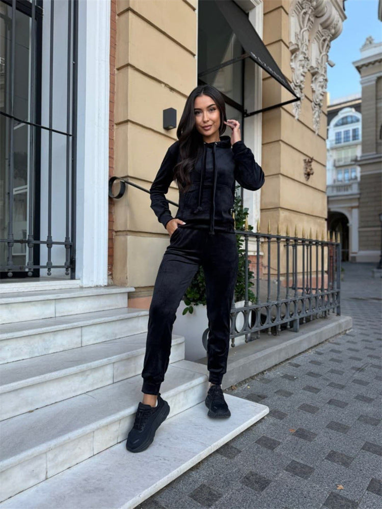 Damen weiches Velours-Lounge-Set mit Kapuzenpullover und tapered Jogginghose Shop Nory