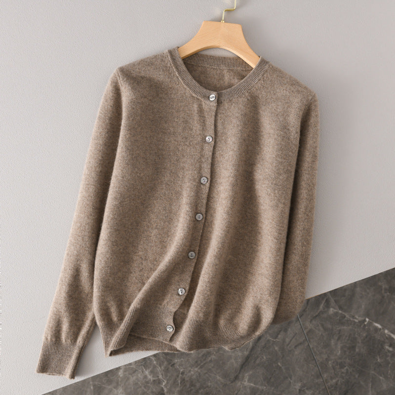 Damen Leichter Rundhals-Knopfcardigan in Kaschmiroptik mit feiner Rippkante und lässiger Silhouette Shop Nory