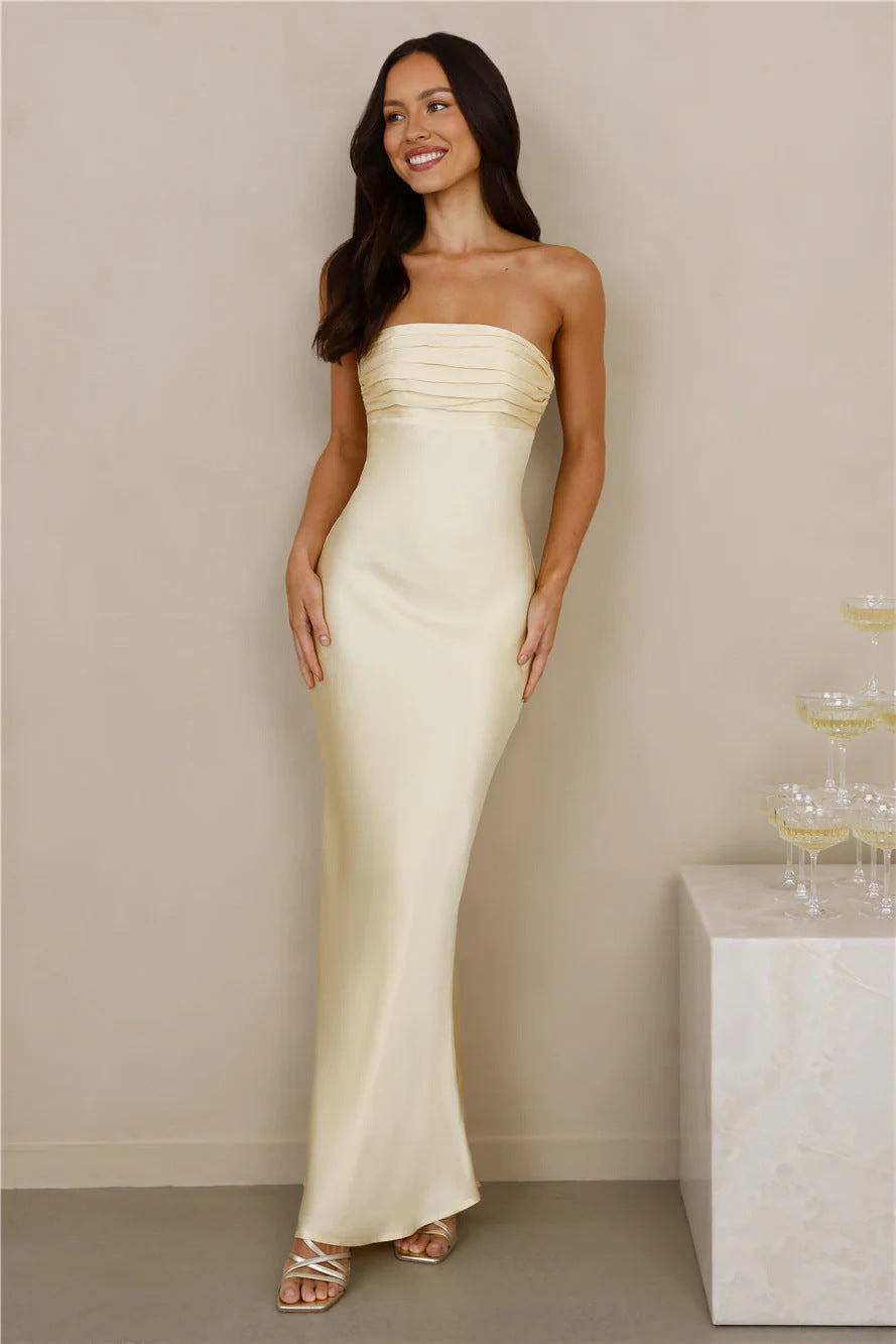 Damen Elegantes trägerloses Maxikleid mit schimmerndem Satin und figurbetontem Schnitt